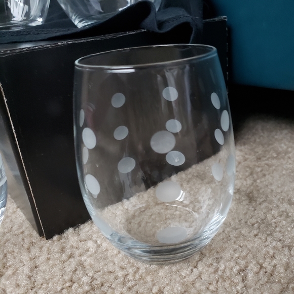 ‼️LAST CHANCE‼️ Set of 4 stemless wine glasses - Picture 2 of 4